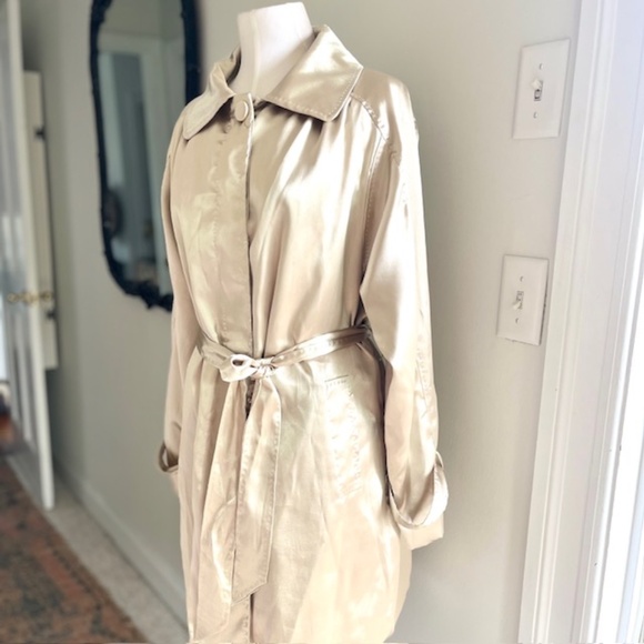 Vertigo Paris Gold Satin Trench Coat size large - Picture 6 of 6